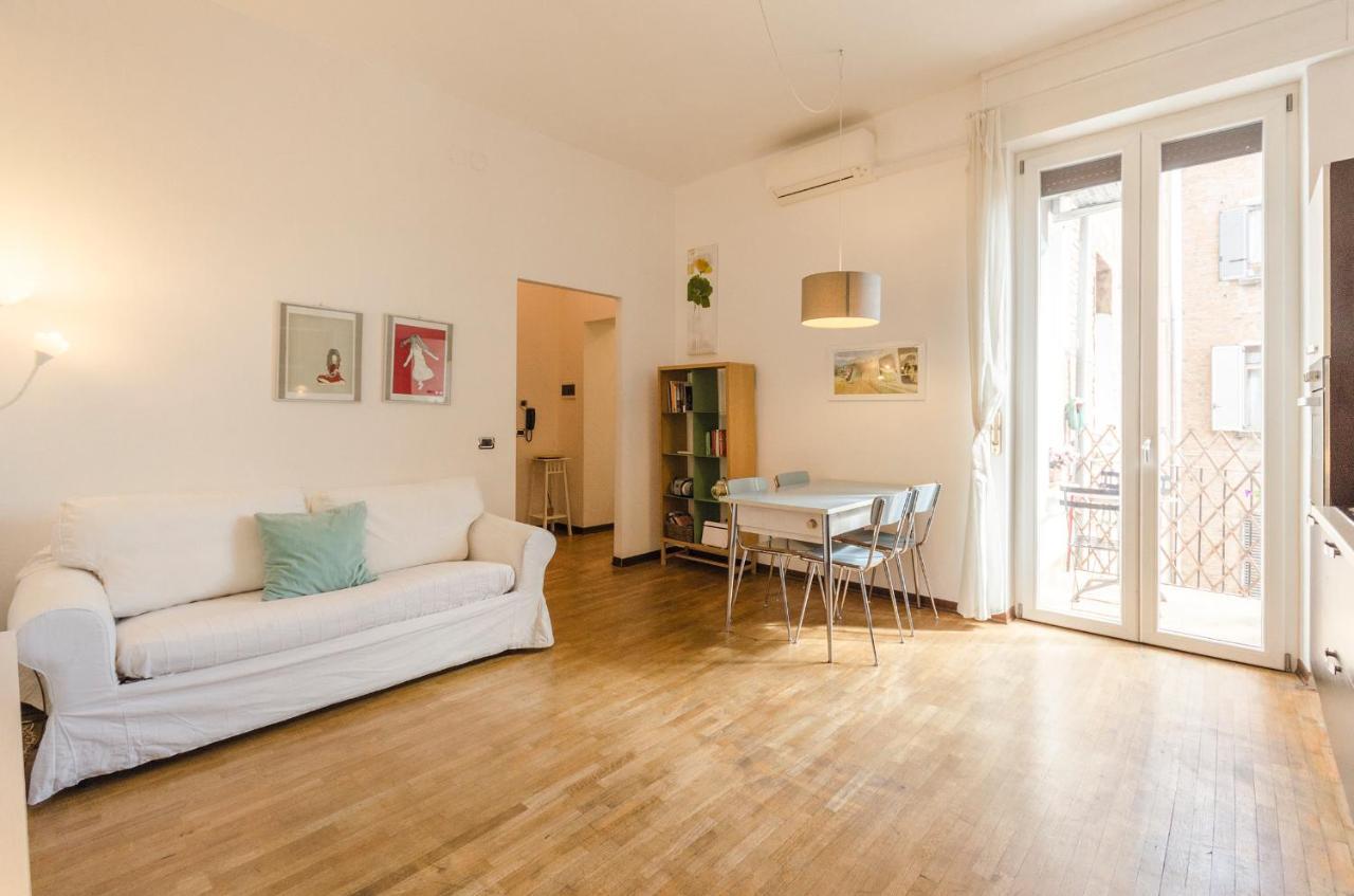 Inner Bo, Terrazzino vista tetti in Centro Storico Bologna Esterno foto